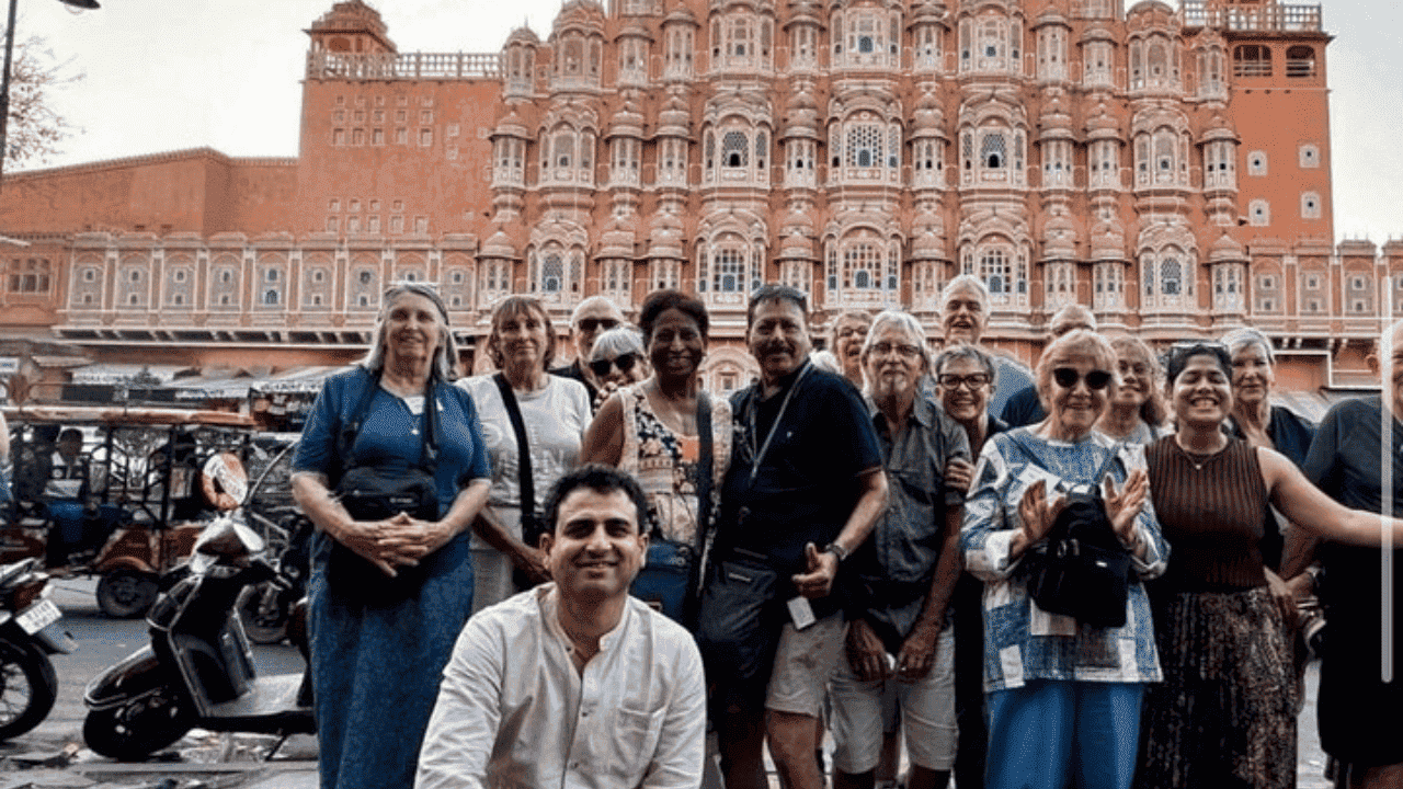 Hawa Mahal Tour Group - Jaipur